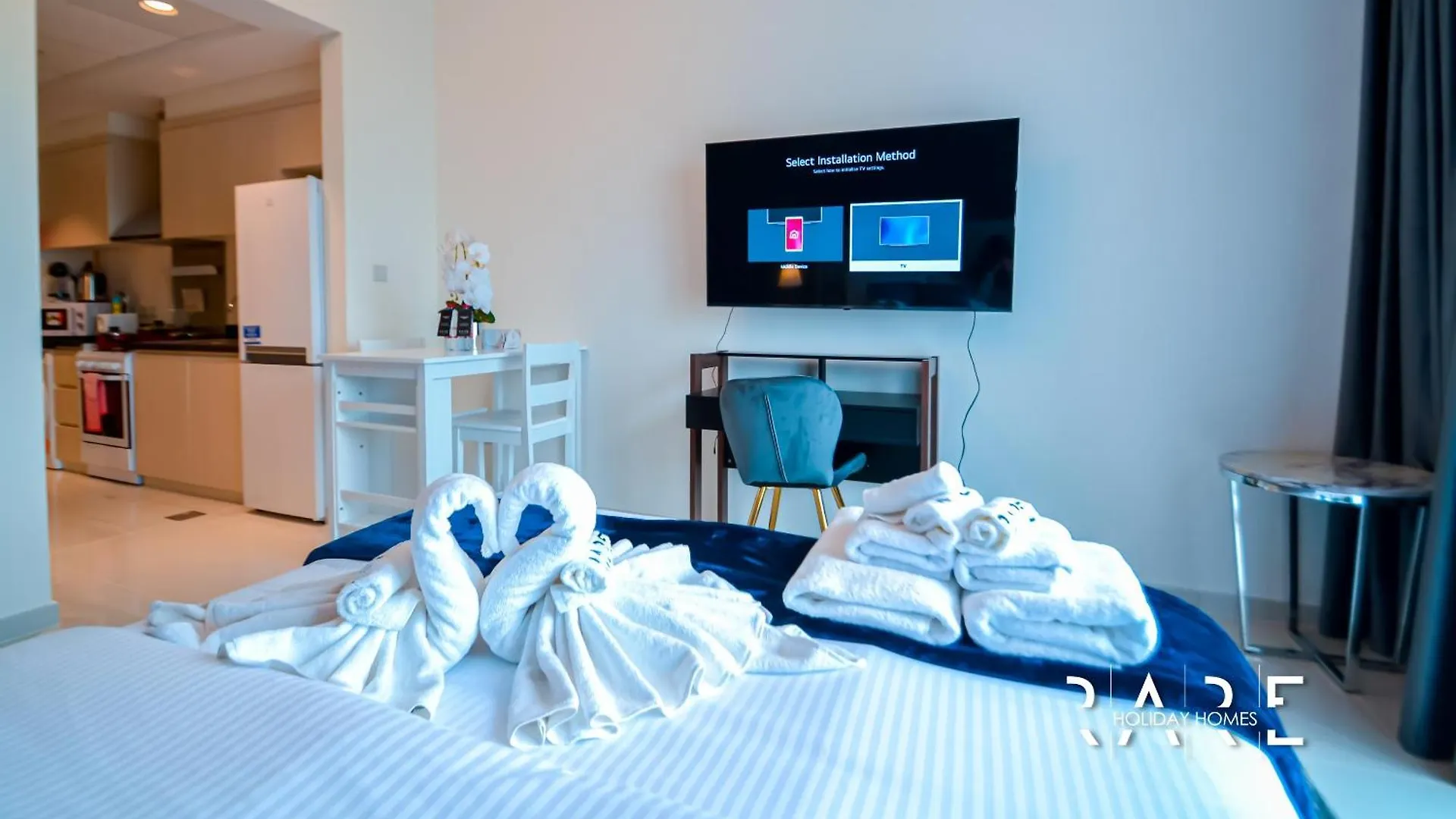 Rare Holiday Homes - Golf Course View - Carson Tower B - Damac Hills - R910 Ντουμπάι 0*,  Ηνωμένα Αραβικά Εμιράτα